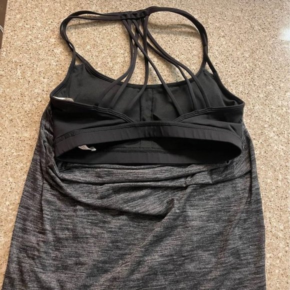 Lululemon Sports Bra Top Size 4 - Picture 1 of 2